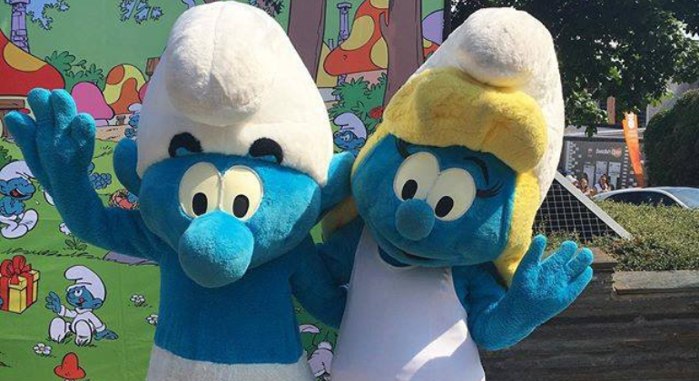 Figurerna Smurfen och Smurfan