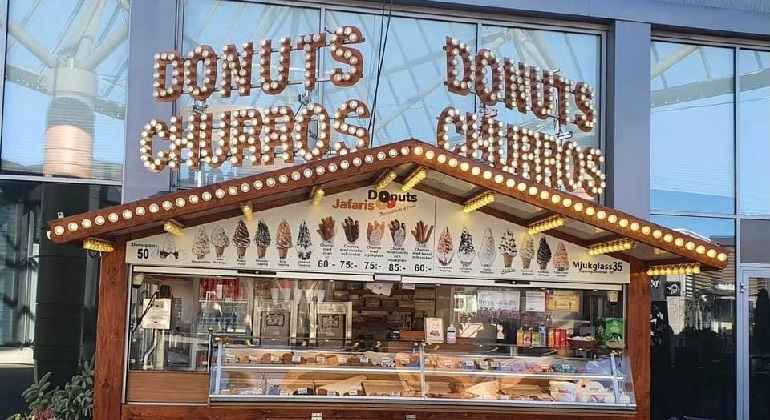 Visar bild på matvagn som säljer churros