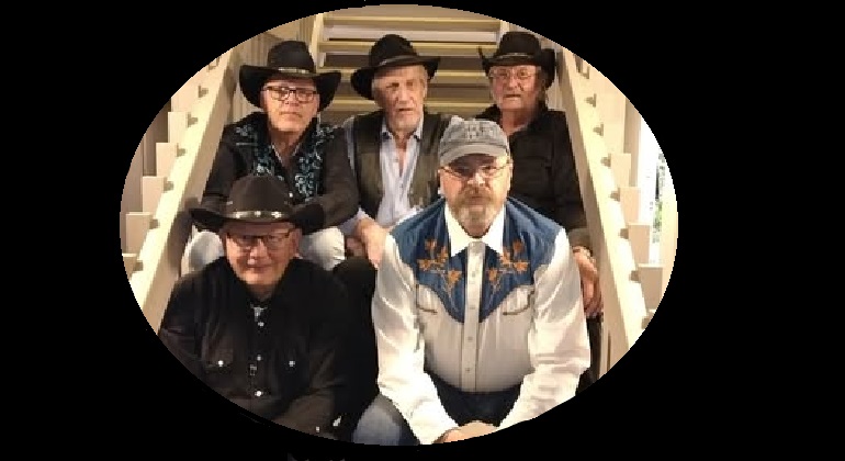 En bild på fem musiker som sitter i en trappa