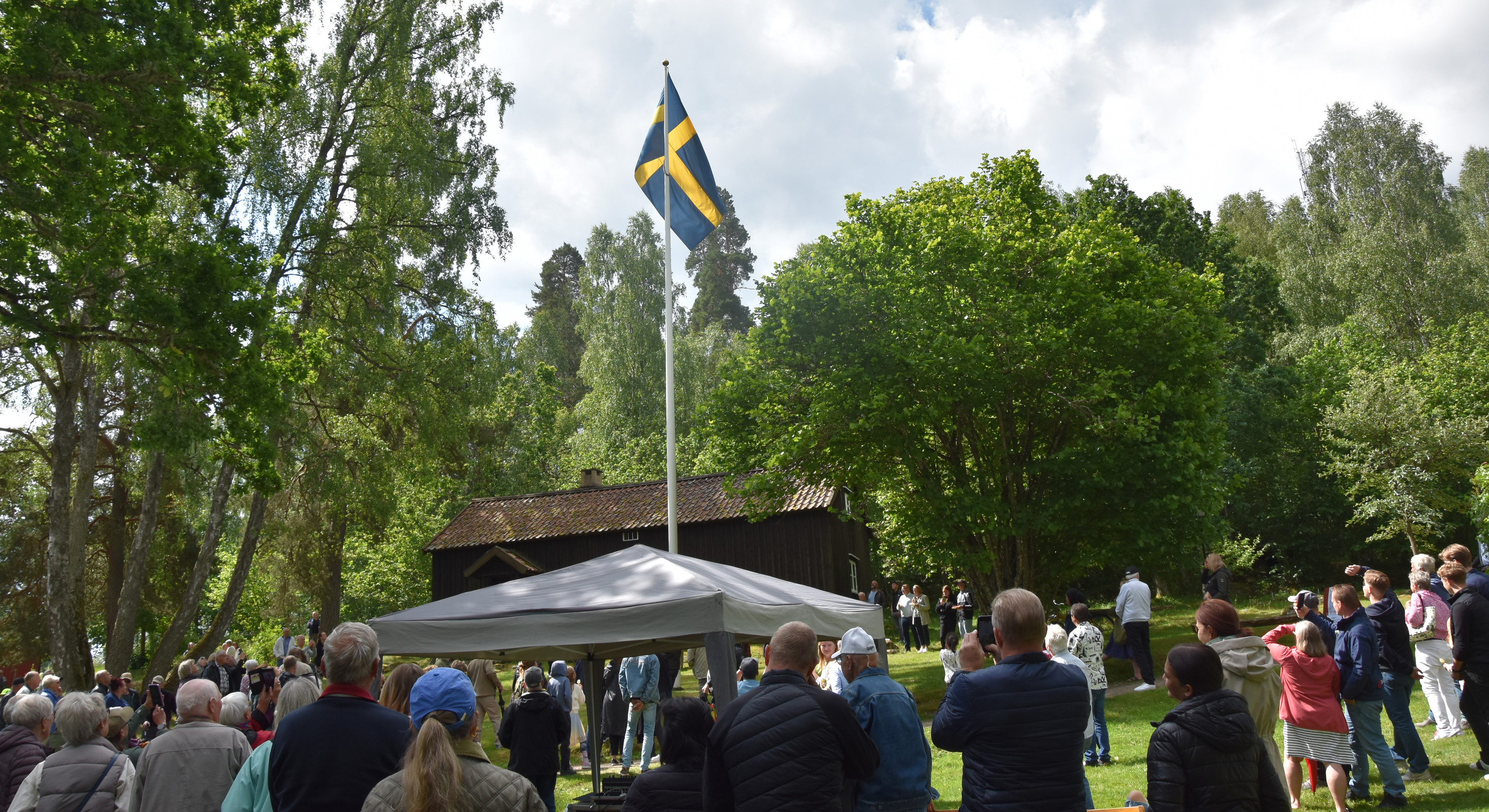 Svenska flaggan hissades